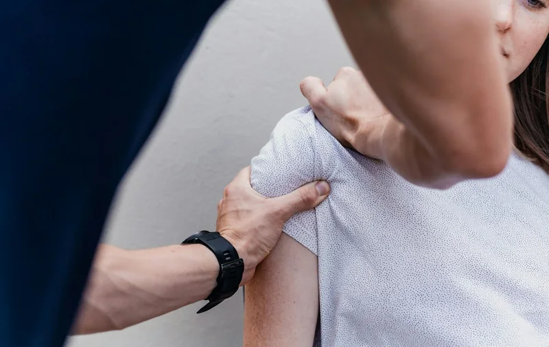 Shoulder physiotherapy session